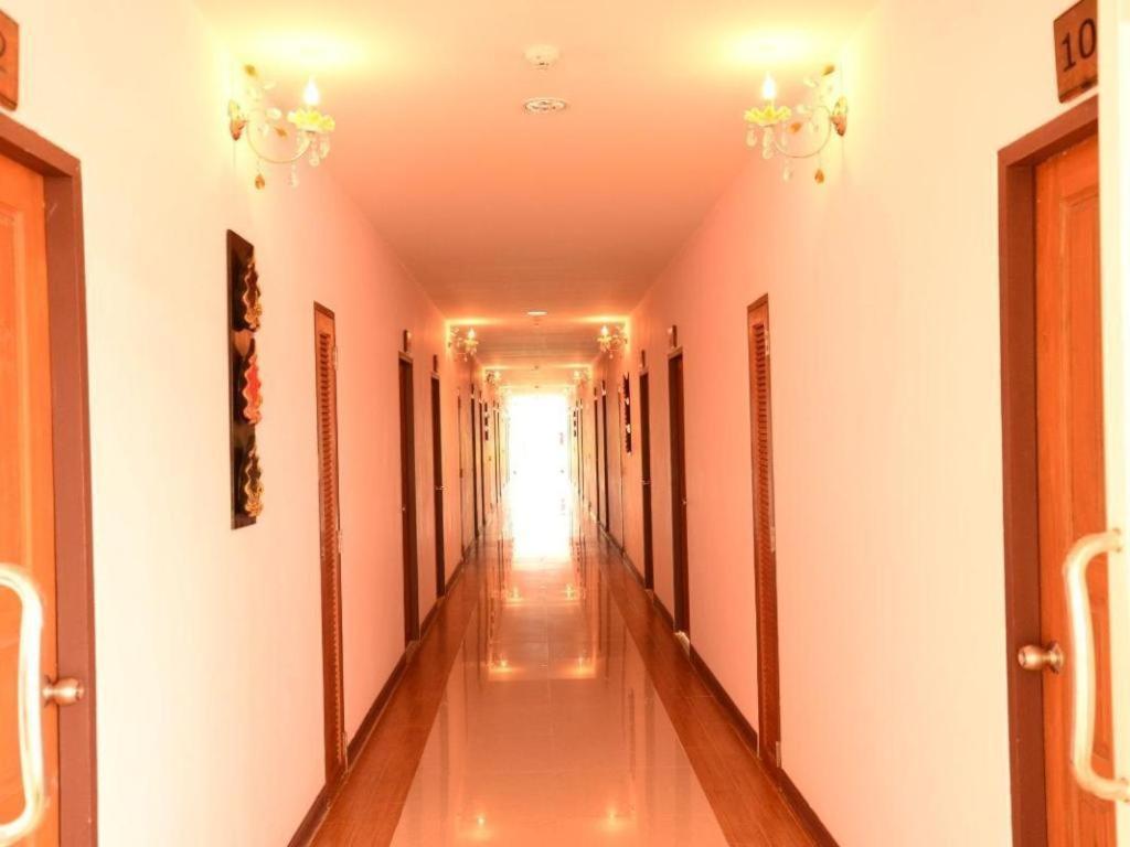 Juntima Boutique Hotel Phetchaburi Exteriör bild