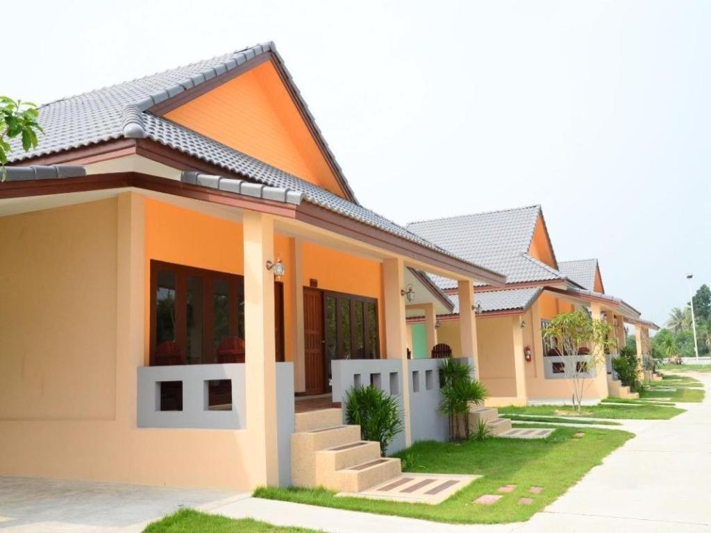 Juntima Boutique Hotel Phetchaburi Exteriör bild