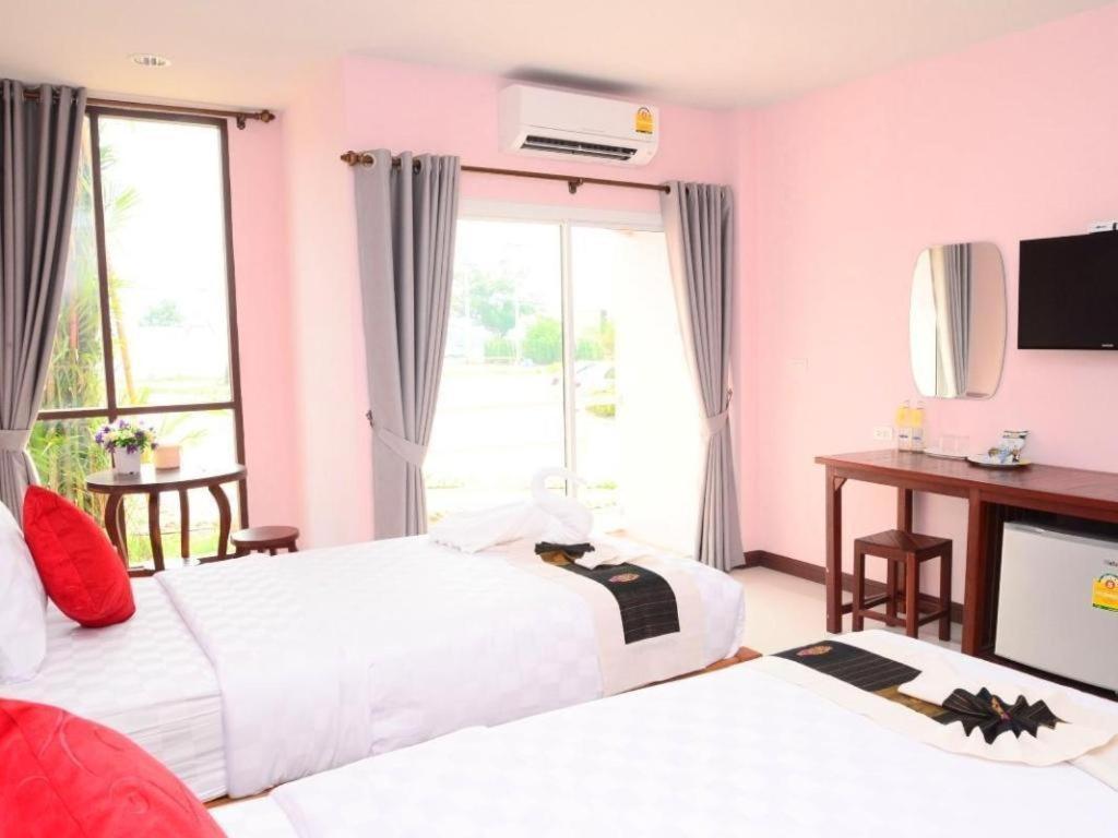 Juntima Boutique Hotel Phetchaburi Exteriör bild