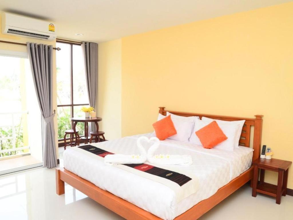 Juntima Boutique Hotel Phetchaburi Exteriör bild