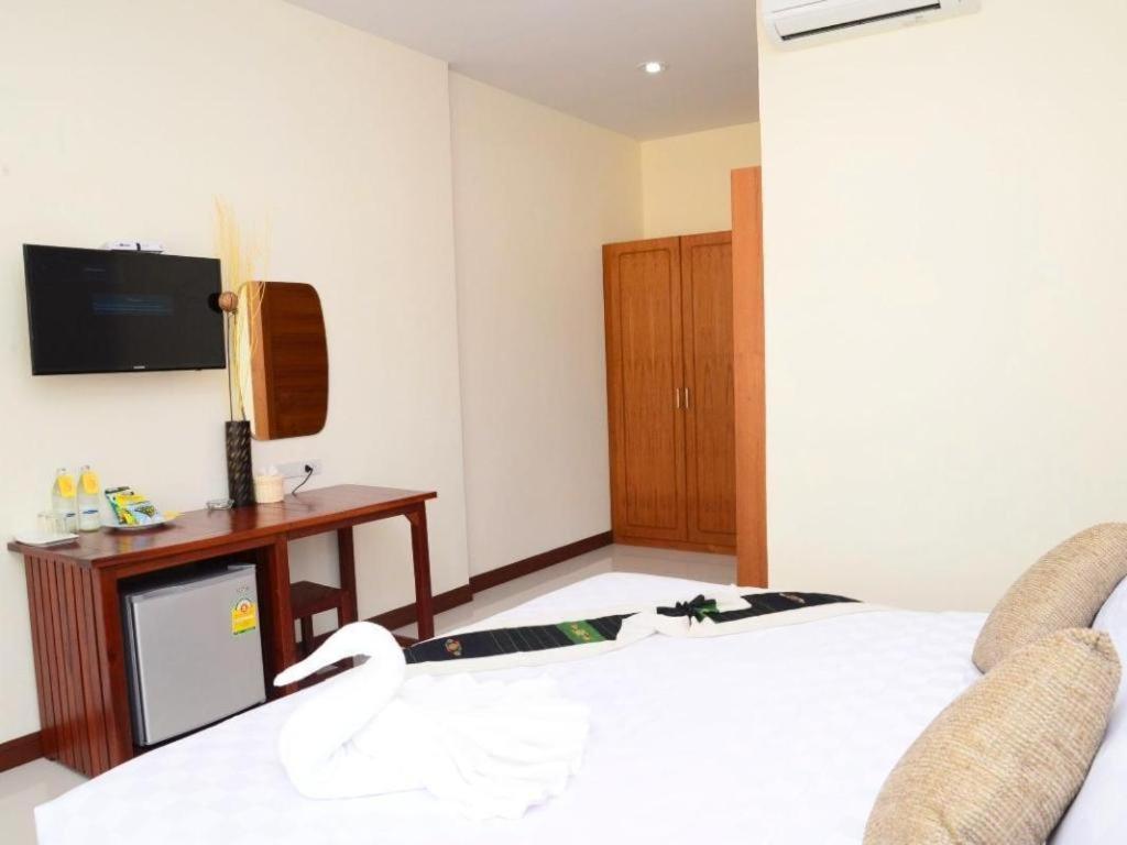 Juntima Boutique Hotel Phetchaburi Exteriör bild