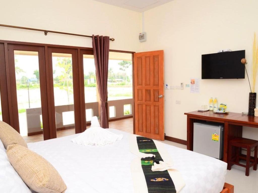 Juntima Boutique Hotel Phetchaburi Exteriör bild