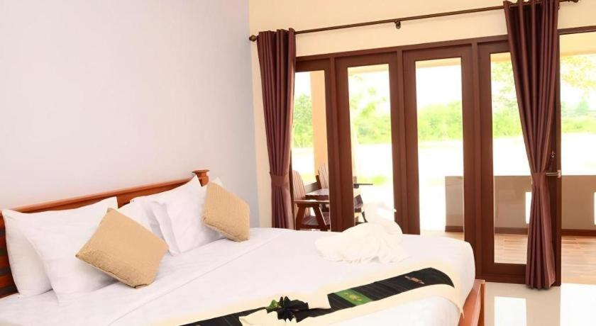 Juntima Boutique Hotel Phetchaburi Exteriör bild