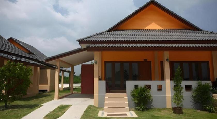 Juntima Boutique Hotel Phetchaburi Exteriör bild
