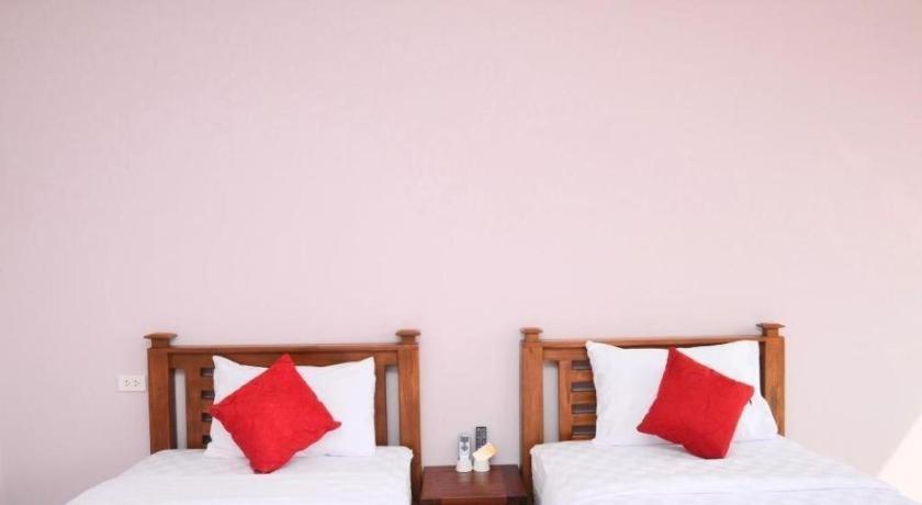 Juntima Boutique Hotel Phetchaburi Exteriör bild