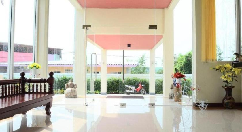 Juntima Boutique Hotel Phetchaburi Exteriör bild