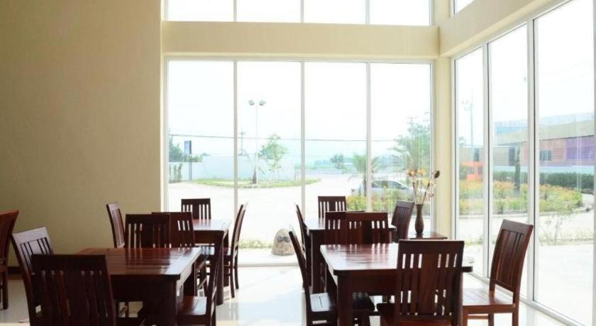 Juntima Boutique Hotel Phetchaburi Exteriör bild