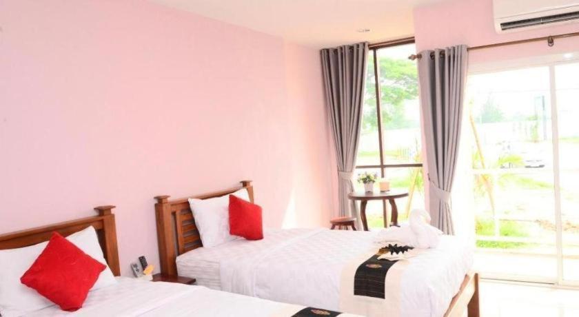 Juntima Boutique Hotel Phetchaburi Exteriör bild