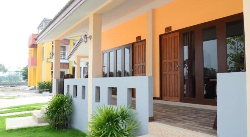 Juntima Boutique Hotel Phetchaburi Exteriör bild