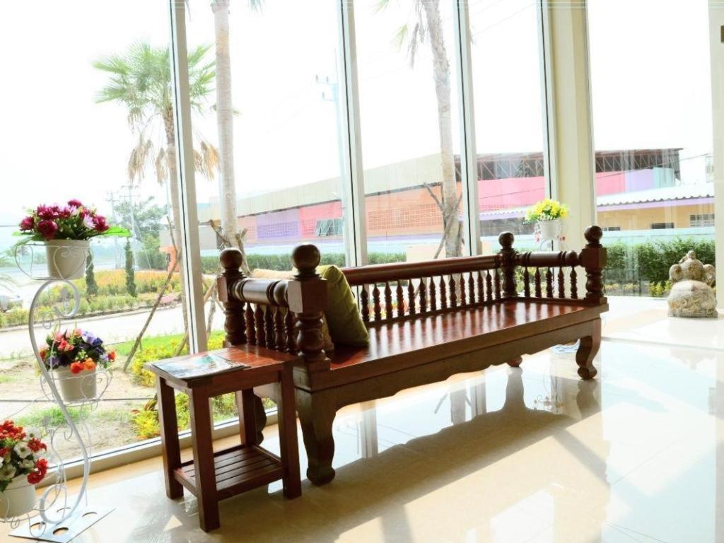 Juntima Boutique Hotel Phetchaburi Exteriör bild