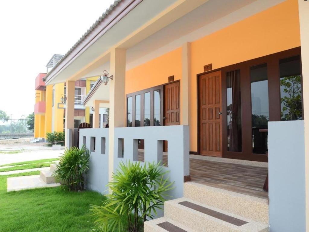 Juntima Boutique Hotel Phetchaburi Exteriör bild