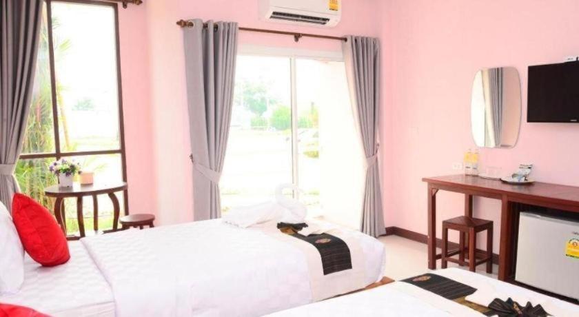 Juntima Boutique Hotel Phetchaburi Exteriör bild