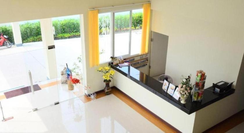 Juntima Boutique Hotel Phetchaburi Exteriör bild