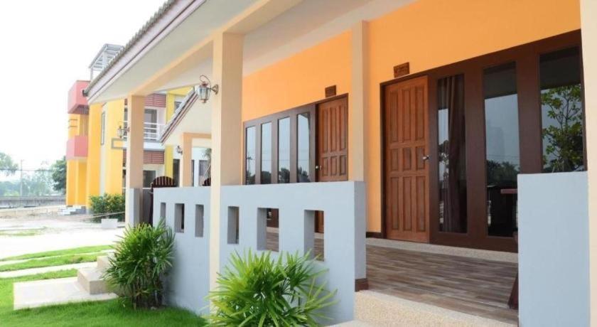 Juntima Boutique Hotel Phetchaburi Exteriör bild